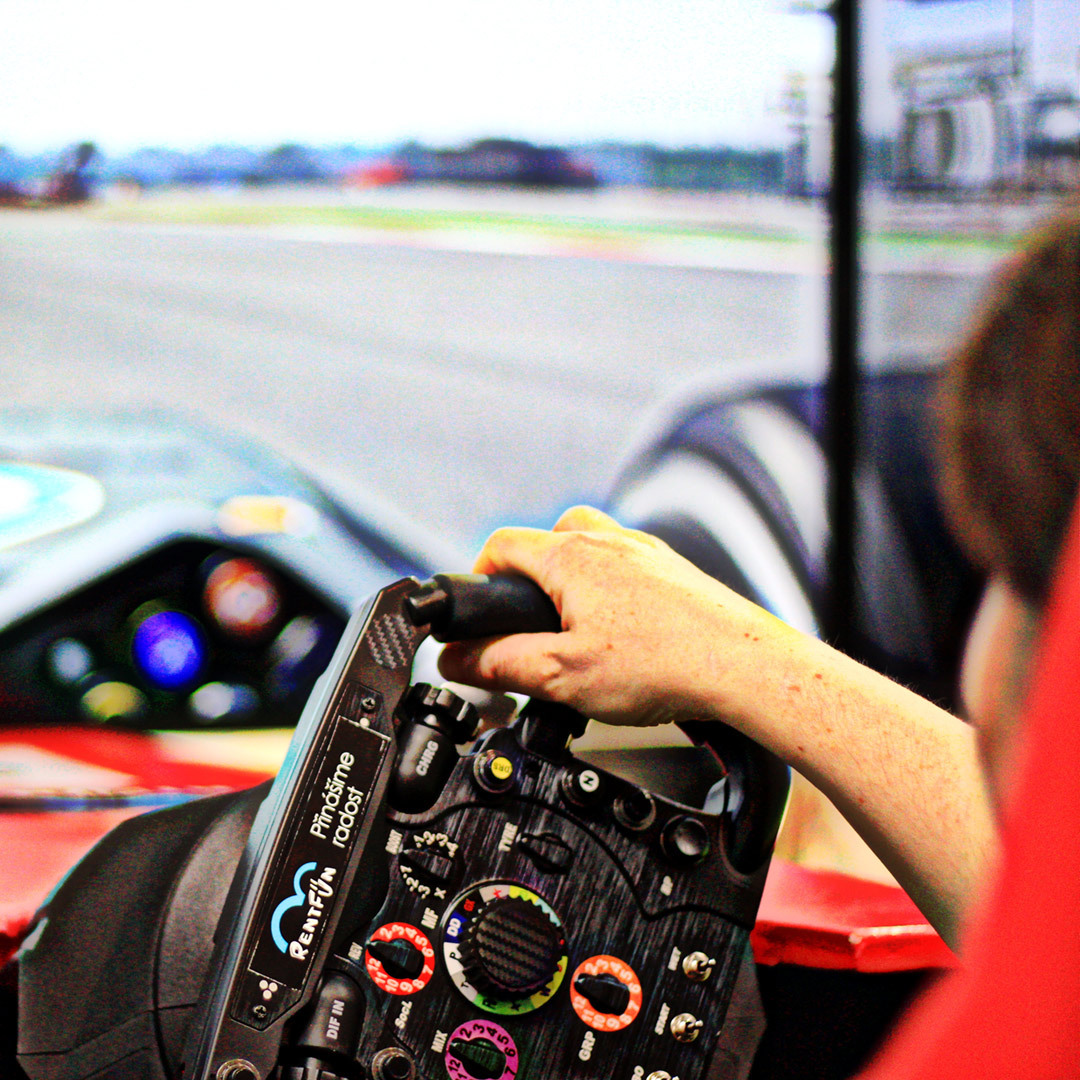 Formule simulátor, Ferrari Formule 1 volant | PVA Praha CZ